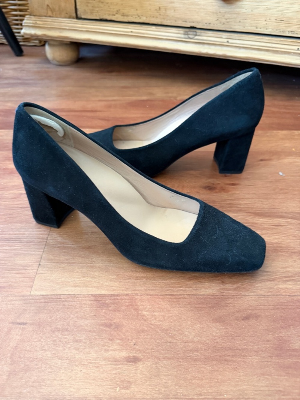 Inez Clara Black Kid Suede Block Heel Pumps - 8.5C, (Wide) EUC